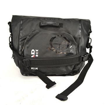 Torba na laptopa Shad SW18 wodoodporna 18L czarna