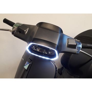 Oprawka przednia+żarówka LED Vespa Sprint czarna matowa 2.0 DMP