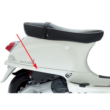 Szyba boczna/pokrywa silnika Vespa S monte 544 biały tylny prawy. Oryginalny 65426000br