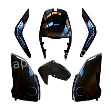 W komplecie z czarną 6-częściową baterią Super Soco Cux