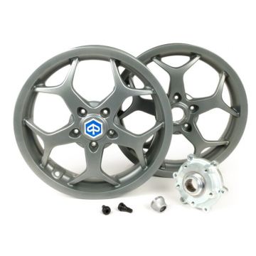 Velgenset inclusief ombouwset Piaggio 3.00-13 inch (5 spaken) type Piaggio MP3 Sport geschikt voor Vespa GT,GTL,GTS 125-300,GTV zilver